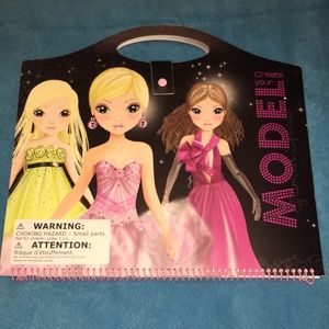 Fashion Sketch book/portfolio for the beginner.